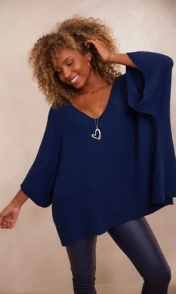 Pull Léon Oversize Bleu Marine -Vêtements Soldes 2024 facetune 22 10 2023 21 31 09