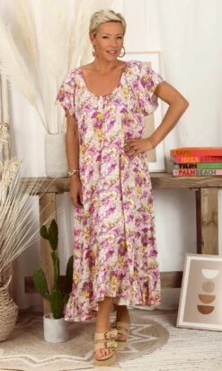 Robe Tess Violet Pivony Flower 14 Robe Tess Violet Pivony Flower -Vêtements Soldes 2024 facetune 22 12 2023 10 32 08