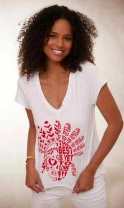 T-Shirt Magda Blanc The Best Skull Rouge -Vêtements Soldes 2024 facetune 23 01 2024 12 38 06 1