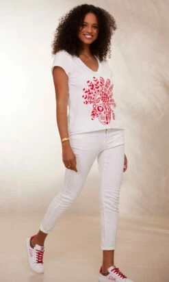 T-Shirt Magda Blanc The Best Skull Rouge -Vêtements Soldes 2024 facetune 23 01 2024 12 54 32 1