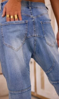 Jean's Brian Denim Golden Flowers -Vêtements Soldes 2024 facetune 23 02 2024 22 24 15