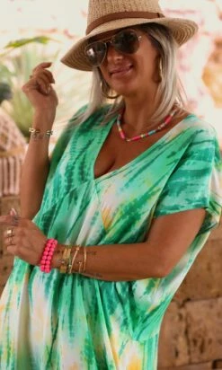 Robe Izabella Vert Brésil Kaleido 12 Robe Izabella Vert Brésil Kaleido -Vêtements Soldes 2024 facetune 23 06 2023 11 23 55