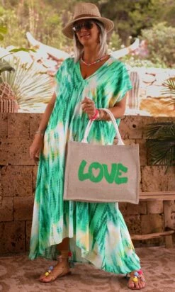 Robe Izabella Vert Brésil Kaleido 13 Robe Izabella Vert Brésil Kaleido -Vêtements Soldes 2024 facetune 23 06 2023 11 47 23