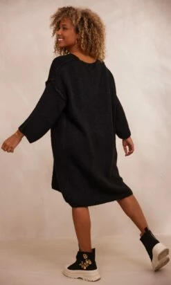 Petite Robe Pull Fanny Noir -Vêtements Soldes 2024 facetune 23 10 2023 09 13 15