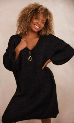 Petite Robe Pull Fanny Noir -Vêtements Soldes 2024 facetune 23 10 2023 09 24 24