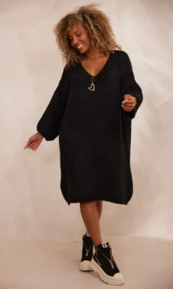 Petite Robe Pull Fanny Noir -Vêtements Soldes 2024 facetune 23 10 2023 09 34 35