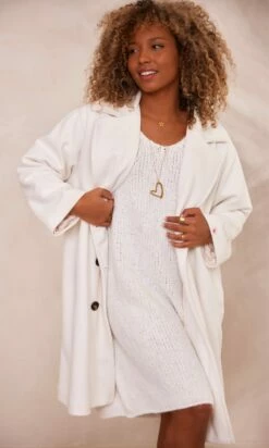 Petite Robe Pull Fanny Blanc Cassé -Vêtements Soldes 2024 facetune 23 10 2023 09 46 27