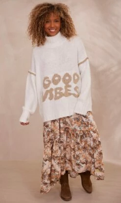 Robe Talya Camel Flower Bloom -Vêtements Soldes 2024 facetune 23 10 2023 12 38 51