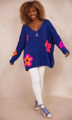 Pull Rayco Oversize Bleu Marine Flowers -Vêtements Soldes 2024 facetune 23 10 2023 19 02 35