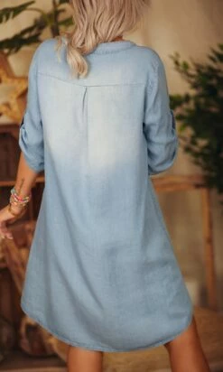 Petite Robe Adriana Jean's Denim 13 Petite Robe Adriana Jean's Denim -Vêtements Soldes 2024 facetune 24 01 2023 10 40 27