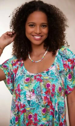 Petite Robe Tess Vert Turquoise Fiorita -Vêtements Soldes 2024 facetune 24 01 2024 10 08 29