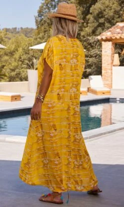 Robe Izabella Tie & Dye Lines Jaune -Vêtements Soldes 2024 facetune 24 07 2023 15 12 21