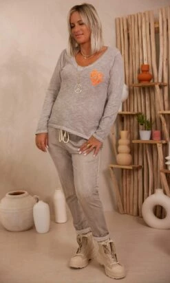 T-Shirt Magda ML Taupe Heart Joy Orange Fluo 13 T-Shirt Magda ML Taupe Heart Joy Orange Fluo -Vêtements Soldes 2024 facetune 24 08 2023 11 55 23