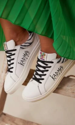 Jupe Plissée Nahla Vert Brésil -Vêtements Soldes 2024 facetune 24 11 2023 13 00 58