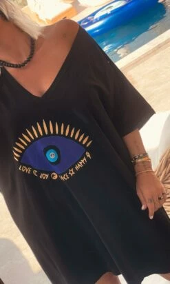 T-Shirt Iloé Oversize Noir Lucky Eye -Vêtements Soldes 2024 facetune 25 07 2023 16 57 22