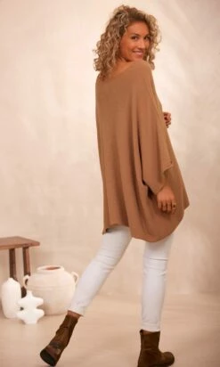 Pull Léon Oversize Camel -Vêtements Soldes 2024 facetune 25 09 2023 13 41 55