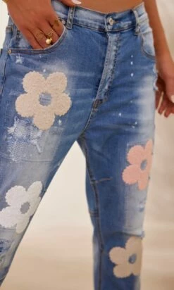 Jean's Laslo Used Denim Flower -Vêtements Soldes 2024 facetune 26 01 2024 15 47 10