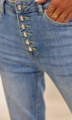 Jean's Boyfriend Tarek Used Denim -Vêtements Soldes 2024 facetune 26 01 2024 16 29 06