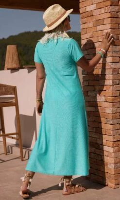 Robe Magda Vert Turquoise Irisé 15 Robe Magda Vert Turquoise Irisé -Vêtements Soldes 2024 facetune 26 06 2023 16 49 53