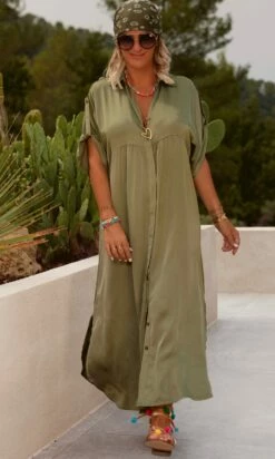 Robe Valène Satin Kaki -Vêtements Soldes 2024 facetune 26 07 2023 10 30 29