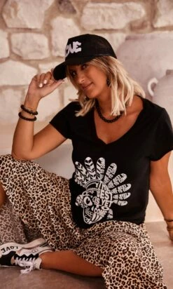T-Shirt Magda Noir The Best Skull Blanc -Vêtements Soldes 2024 facetune 26 07 2023 11 39 23 1