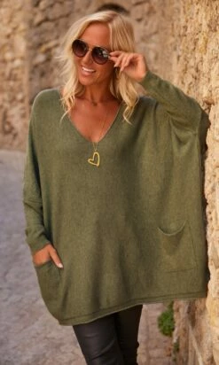 Pull Nestor Oversize Kaki 11 Pull Nestor Oversize Kaki -Vêtements Soldes 2024 facetune 26 10 2023 12 07 21