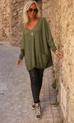 Pull Nestor Oversize Kaki 13 Pull Nestor Oversize Kaki -Vêtements Soldes 2024 facetune 26 10 2023 12 08 22