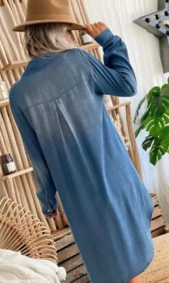 Petite Robe Cameron Jean's Used Denim -Vêtements Soldes 2024 facetune 27 09 2023 10 30 49