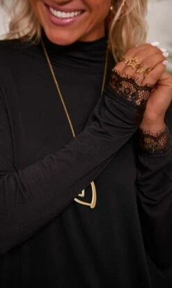 T-Shirt Basic Sous Pull Noir -Vêtements Soldes 2024 facetune 27 11 2023 10 10 50