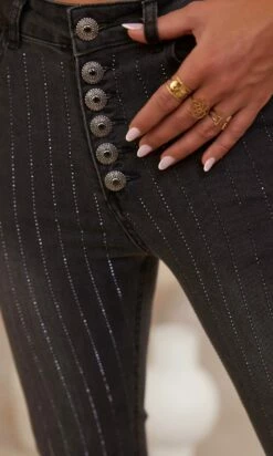 Jean's River Noir Strass 14 Jean's River Noir Strass -Vêtements Soldes 2024 facetune 27 11 2023 12 51 09