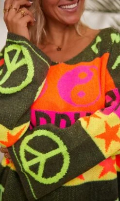 Pull Hani Oversize Kaki Happy 12 Pull Hani Oversize Kaki Happy -Vêtements Soldes 2024 facetune 27 11 2023 15 40 54