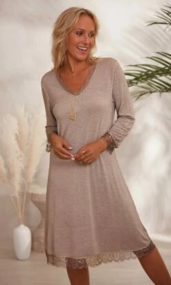 Fond De Robe ML Taupe -Vêtements Soldes 2024 facetune 27 11 2023 16 18 04