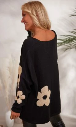 Pull Rayco Oversize Noir Flowers Or -Vêtements Soldes 2024 facetune 27 11 2023 16 27 16