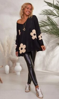 Pull Rayco Oversize Noir Flowers Or -Vêtements Soldes 2024 facetune 27 11 2023 16 29 37