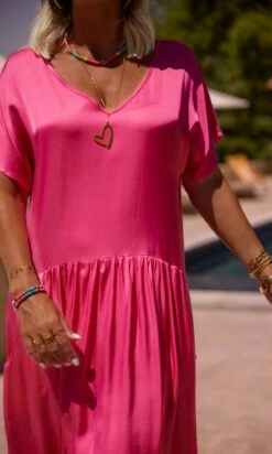 Robe Georgia Satin Rose Fuchsia -Vêtements Soldes 2024 facetune 28 06 2023 11 40 28