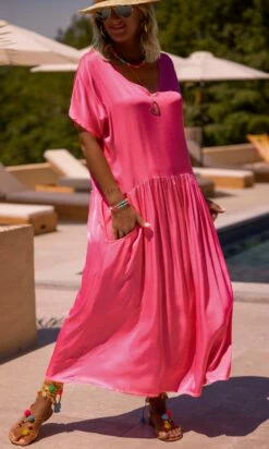 Robe Georgia Satin Rose Fuchsia -Vêtements Soldes 2024 facetune 28 06 2023 11 44 27