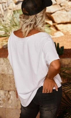 T-Shirt Solene Oversize Blanc Star Noir -Vêtements Soldes 2024 facetune 28 07 2023 11 59 13