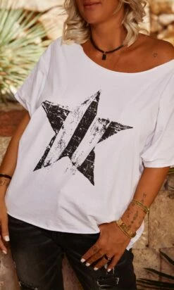 T-Shirt Solene Oversize Blanc Star Noir -Vêtements Soldes 2024 facetune 28 07 2023 12 23 20