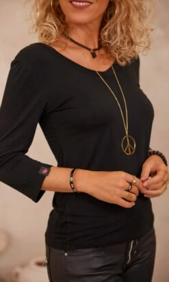 T-Shirt Essentiel ML Noir -Vêtements Soldes 2024 facetune 28 08 2023 12 42 23