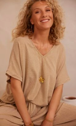 T-Shirt Arturo Oversize Beige Irisé -Vêtements Soldes 2024 facetune 28 08 2023 16 54 12