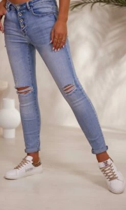 Jean's Fisher Used Denim -Vêtements Soldes 2024 facetune 28 11 2023 09 14 28