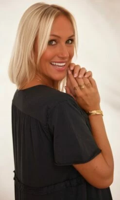 Robe Talya MC Ultra-Light Noir -Vêtements Soldes 2024 facetune 29 01 2024 10 30 39