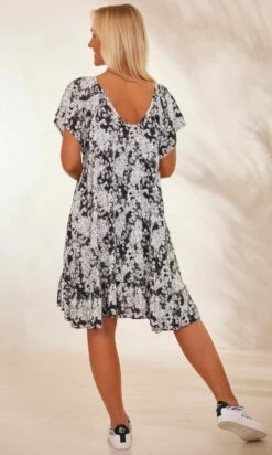 Petite Robe Tess Noir Pixies -Vêtements Soldes 2024 facetune 29 01 2024 12 23 25