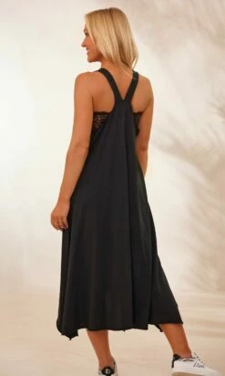 Robe Catalina Ultra-Light Noir -Vêtements Soldes 2024 facetune 29 01 2024 12 47 36