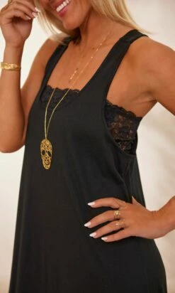 Robe Catalina Ultra-Light Noir -Vêtements Soldes 2024 facetune 29 01 2024 12 52 02