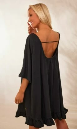 Petite Robe Joana Oversize Ultra-Light Noir -Vêtements Soldes 2024 facetune 29 01 2024 14 50 31