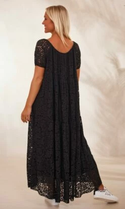 Robe Daria Dentelle Noir -Vêtements Soldes 2024 facetune 29 01 2024 15 24 56