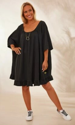 Petite Robe Joana Oversize Ultra-Light Noir -Vêtements Soldes 2024 facetune 29 01 2024 15 37 47