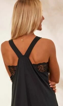 Robe Catalina Ultra-Light Noir -Vêtements Soldes 2024 facetune 29 01 2024 15 40 08