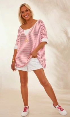 T-Shirt Oscar Oversize Blanc Marinière Rouge 12 T-Shirt Oscar Oversize Blanc Marinière Rouge -Vêtements Soldes 2024 facetune 29 01 2024 15 56 53